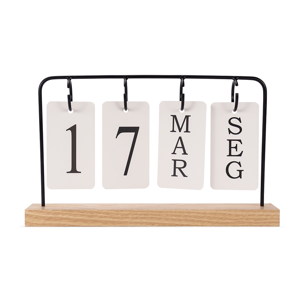 Calendário de Madeira com Alça de Metal